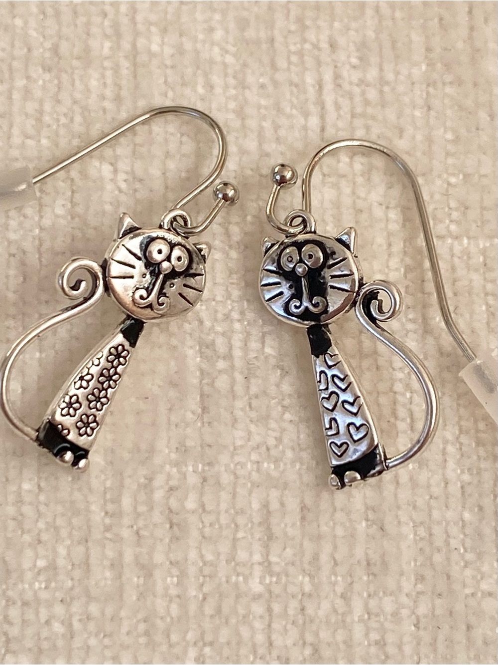Silver Cat Dangle Earrings - Cute Floral & Heart Design